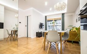 Vipwarsawapartments Amber Mennica Residence